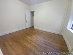 1152 Commonwealth Ave in Boston, MA - Foto de edificio - Building Photo