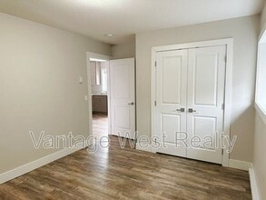238-238 Lost Creek Place in Kelowna, BC - Building Photo - Building Photo