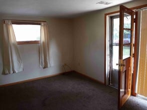 2526 Poplar Ave NW in Massillon, OH - Building Photo - Building Photo