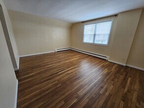 2525 Pearsall Ave in Bronx, NY - Building Photo - Building Photo