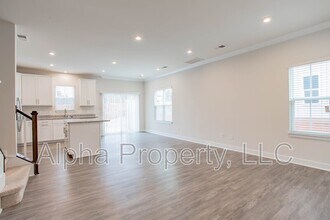 215 Clearwood Dr in Simpsonville, SC - Building Photo - Building Photo