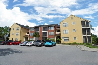 11901 4th St N in St. Petersburg, FL - Foto de edificio - Building Photo