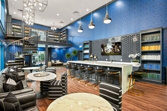 Halstead Fair Oaks in Fairfax, VA - Foto de edificio - Interior Photo