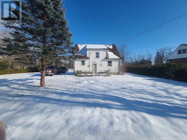 229 Angeline St S in Kawartha Lakes, ON - Building Photo - Building Photo
