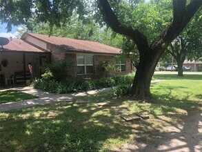 709 Witt St in Wolfe City, TX - Building Photo - Building Photo