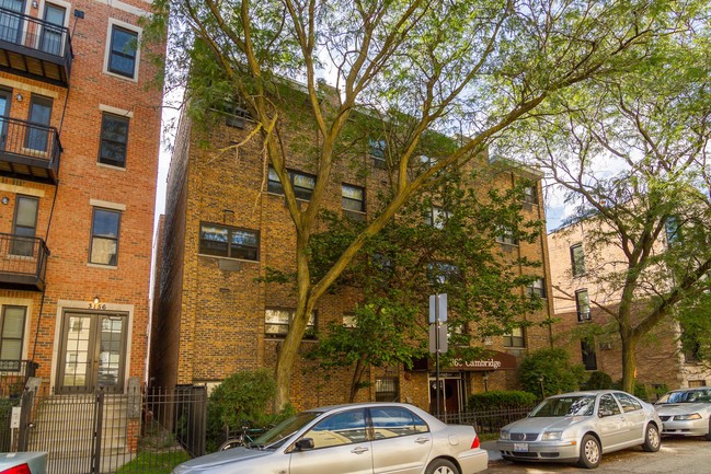 3160 N Cambridge Ave in Chicago, IL - Foto de edificio - Building Photo