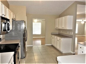 1147 SE Preston Ln in Port St. Lucie, FL - Building Photo - Building Photo