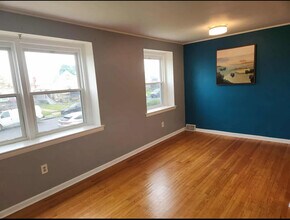 2327 Loney St in Philadelphia, PA - Building Photo - Building Photo