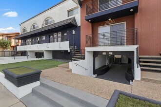 CitiZen Beach Collection on Manhattan in Redondo Beach, CA - Building Photo - Building Photo