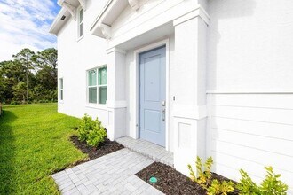 824 SE grovebush Ln in Port St. Lucie, FL - Building Photo - Building Photo