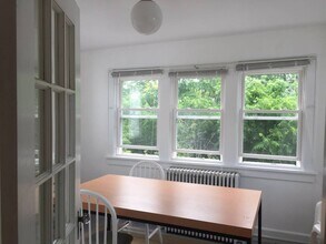 204 Cornell St, Unit Second Foor in Ithaca, NY - Foto de edificio - Building Photo