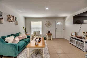 11594 1st Ave, Unit 2 in Punta Gorda, FL - Foto de edificio - Building Photo