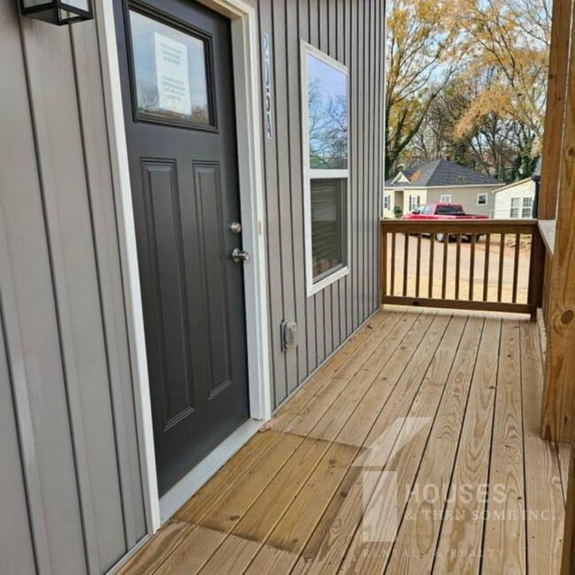 205 Blackwood St in Greenville, SC - Building Photo - Building Photo