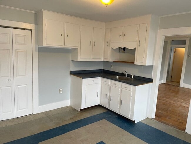 22 West St in Newport, NH - Building Photo - Building Photo