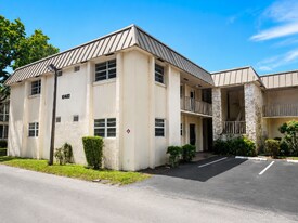 10821 N Military Trl, Unit 4 in West Palm Beach, FL - Building Photo