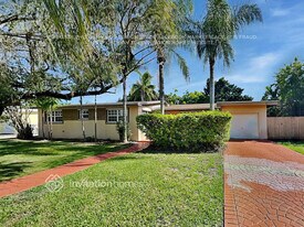9620 Thanksgiving Dr in Cutler Bay, FL - Building Photo