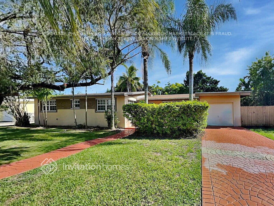9620 Thanksgiving Dr in Cutler Bay, FL - Building Photo