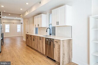 840 Leland St in Philadelphia, PA - Building Photo - Building Photo