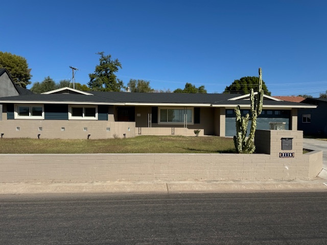 2116 E Solano Dr in Phoenix, AZ - Building Photo