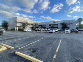 120 NW 87th Ave, Unit Park East in Miami, FL - Building Photo - Building Photo