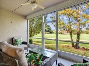 725 Saratoga Cir in Naples, FL - Foto de edificio - Building Photo