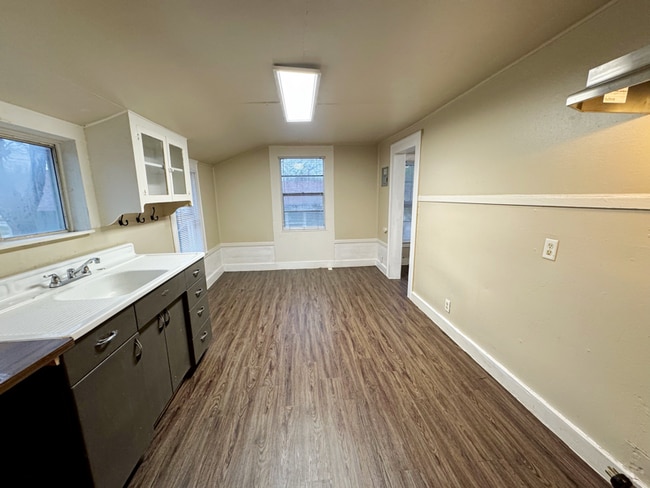 1425 Quintana Rd in San Antonio, TX - Building Photo - Building Photo