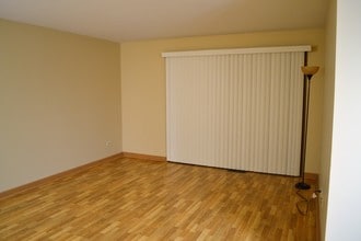 871 Cross Creek Ct, Unit A3 in Roselle, IL - Building Photo - Building Photo