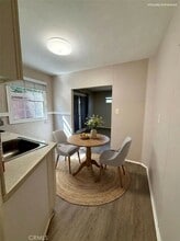 1542 E Woodbury Rd in Pasadena, CA - Building Photo - Building Photo