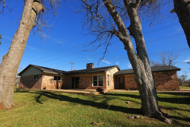 113 Old Angleton Rd in Lake Jackson, TX - Building Photo - Building Photo