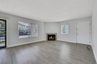 1575 W Warm Springs Rd in Henderson, NV - Building Photo - Building Photo