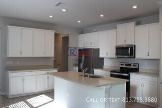 3275 Timber Xing Ave in Brandon, FL - Building Photo - Building Photo