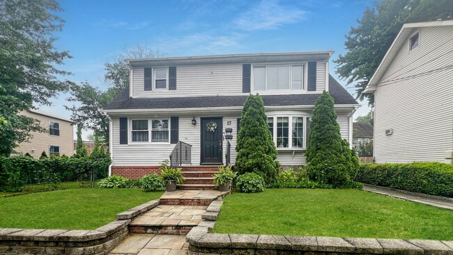 17 Oak St