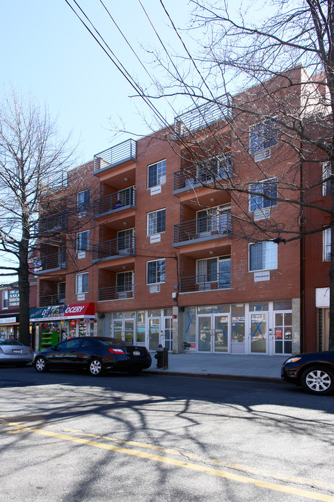 103-24 Corona Ave in Corona, NY - Building Photo