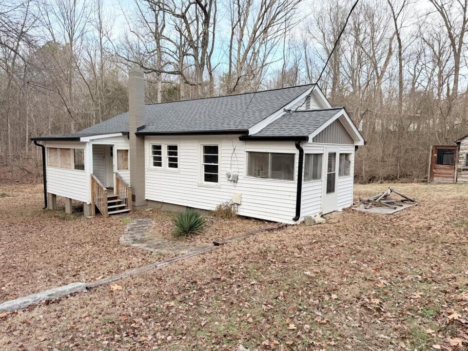 1223 Dixie Pl in High Point, NC - Building Photo