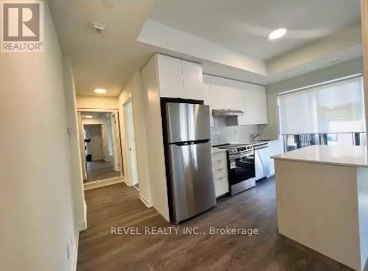 135 Canon Jackson Dr in Toronto, ON - Building Photo