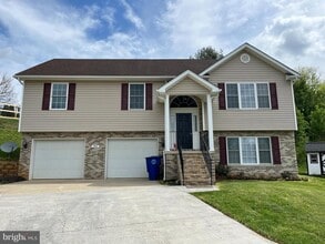994 View Crest Ct in Front Royal, VA - Building Photo - Building Photo