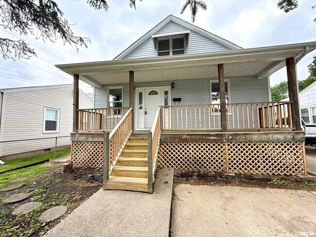 property at 2015 N 19th St