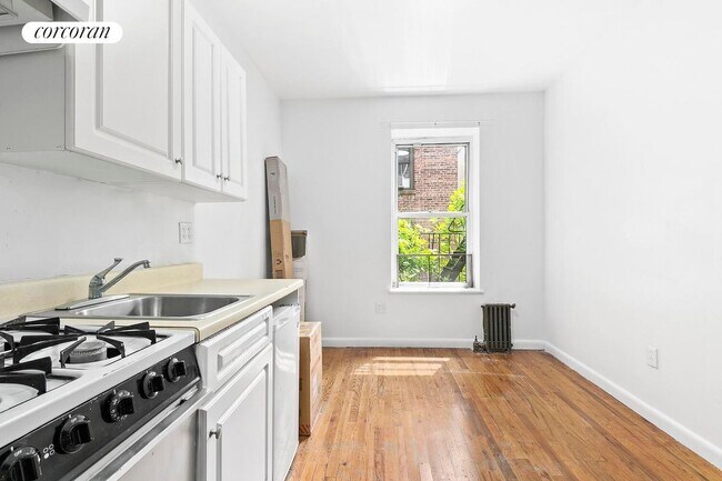 property at 310 W 20th St