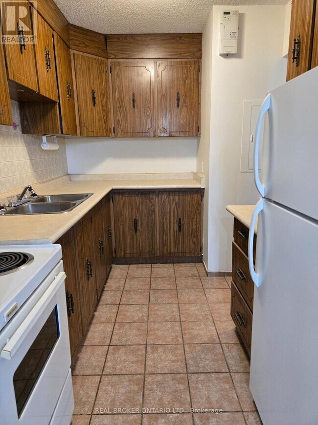 97 Nonquon Rd in Oshawa, ON - Building Photo - Building Photo