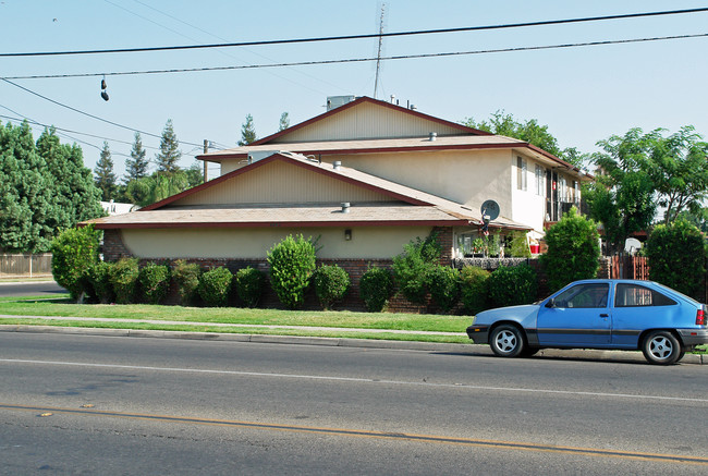 4407 E Olive Ave in Fresno, CA - Building Photo - Building Photo