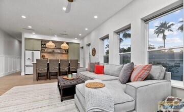 211A W Mesquite St in South Padre Island, TX - Building Photo - Building Photo