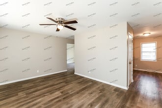 5617 N Smalley Ave in Kansas City, MO - Building Photo - Building Photo