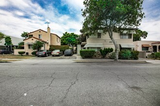 330 Langley St in Glendale, CA - Building Photo - Primary Photo