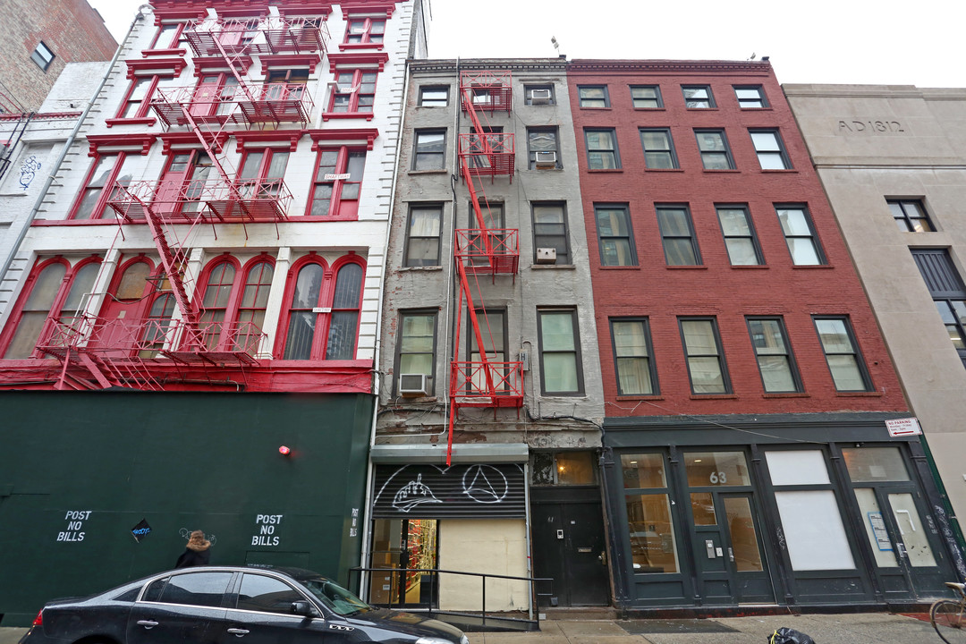 302 Canal St in New York, NY - Building Photo