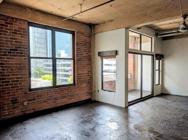 property at 95 Forsyth St SW