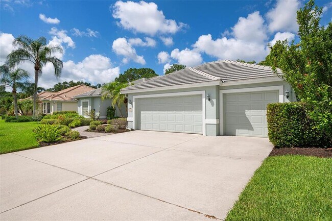 5249 Far Oak Cir in Sarasota, FL - Building Photo - Building Photo