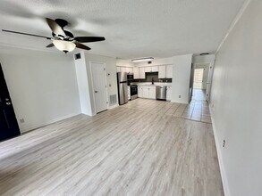 400 Cambridge Cir in Murrells Inlet, SC - Building Photo - Building Photo