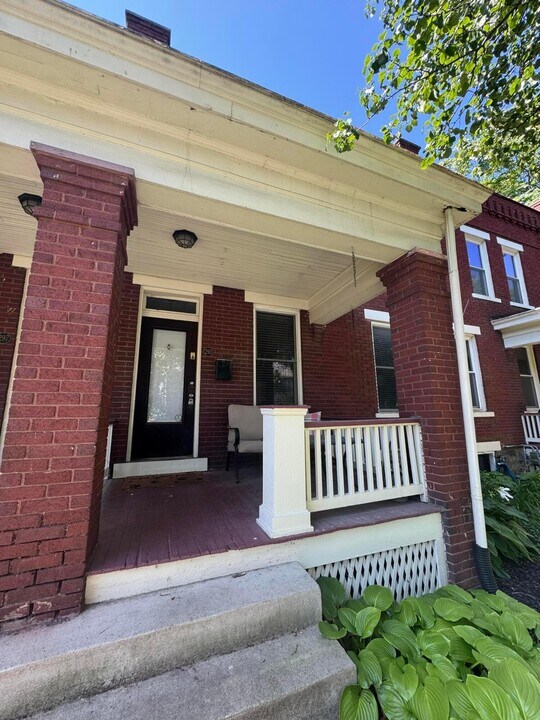 293 E Mithoff St in Columbus, OH - Building Photo