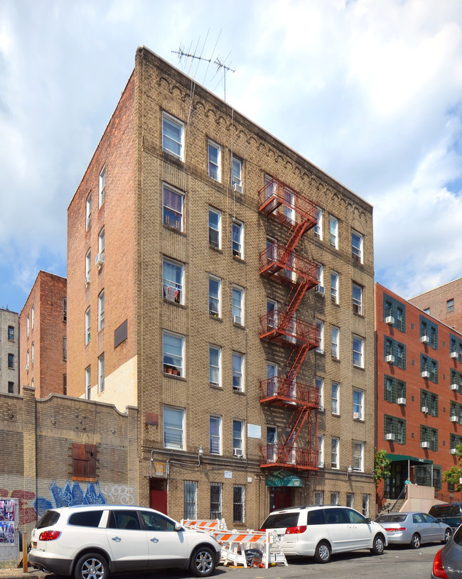 1407 Sheridan Ave in Bronx, NY - Foto de edificio - Building Photo