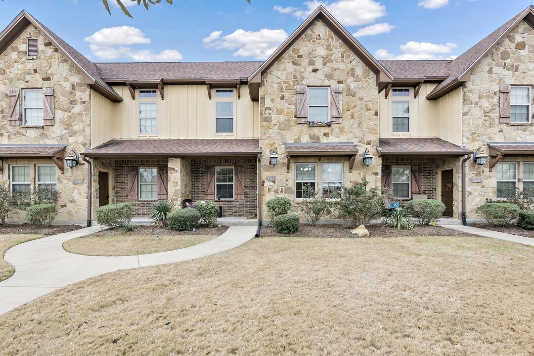 3344 Cullen Trail in College Station, TX - Building Photo